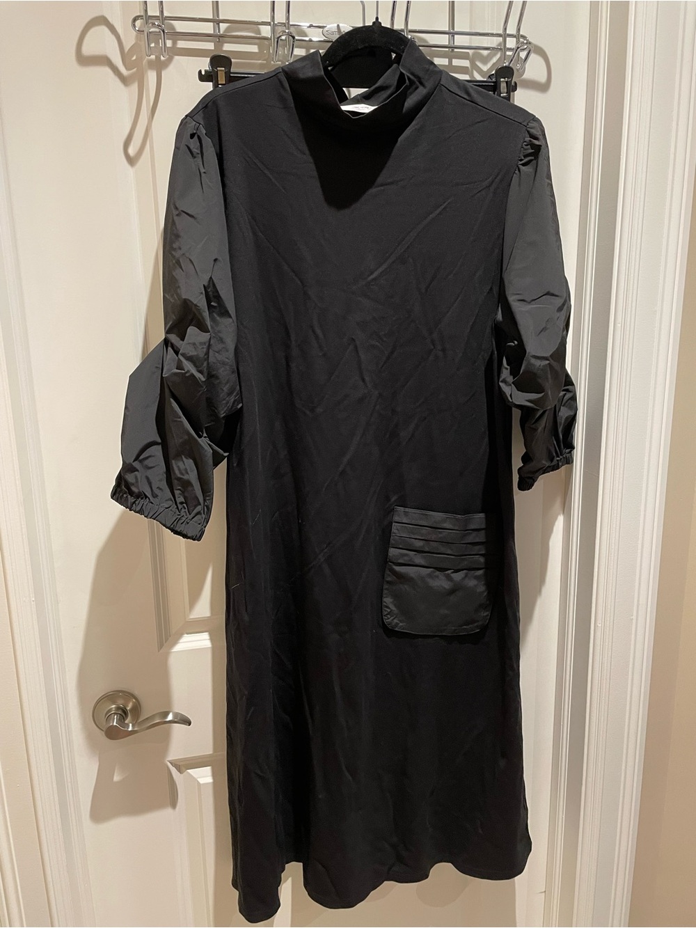 Women's Black Long-Sleeve Shift Dress with Pocket Detail